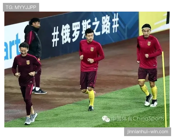 特里皮尔近期关键战连续高质量边路传中压制对手防线